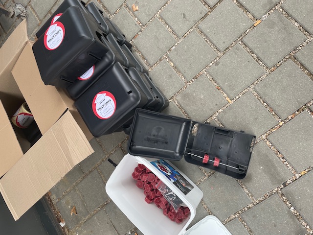 Postes d'appâtage sécurisés professionnels avec rodenticides pour dératisation Paris